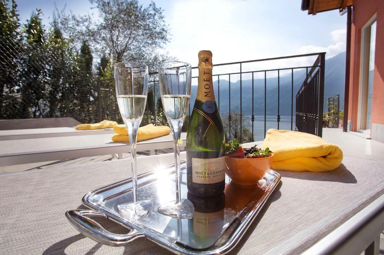 State Of The Art Home Suite With 180 Degree Panoramic Lake View, Pool And Spa Sleeping Up To 10 Guests By Italian Apartments كومو