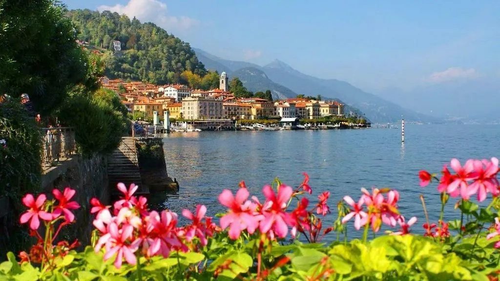 State Of The Art Home Suite With 180 Degree Panoramic Lake View, Pool And Spa Sleeping Up To 10 Guests By Italian Apartments Como 0*,  Italien