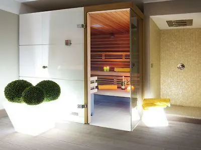 State Of The Art Home Suite With 180 Degree Panoramic Lake View, Pool And Spa Sleeping Up To 10 Guests By Italian Apartments Como