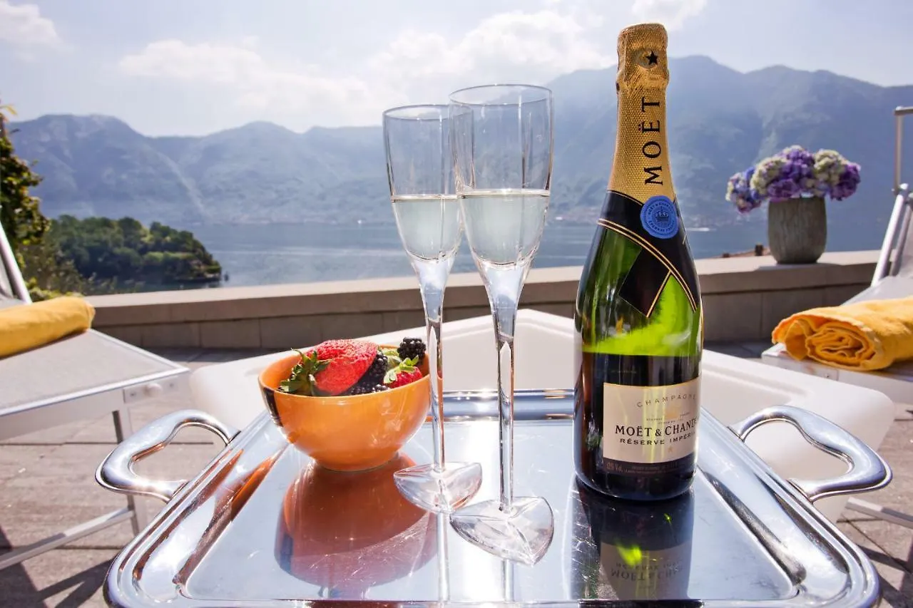 State Of The Art Home Suite With 180 Degree Panoramic Lake View, Pool And Spa Sleeping Up To 10 Guests By Italian Apartments Como Italien